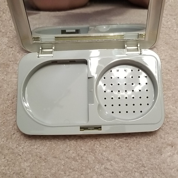 Foundation Compact by Mary Kay - Picture 3 of 4